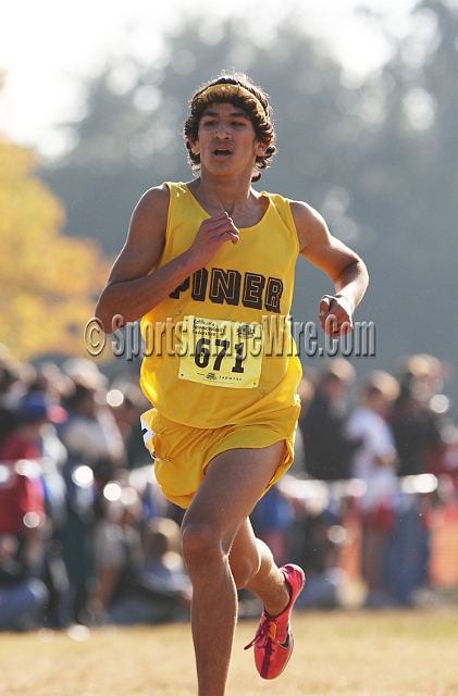 2011CIFXC-D3B-189.JPG - 2011 California CIF Cross Country Championships, Woodward Park, Fresno, California, November 27.