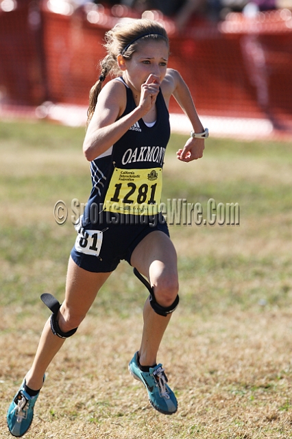 2011CIFXC-D3G-189.JPG - 2011 California CIF Cross Country Championships, Woodward Park, Fresno, California, November 27.