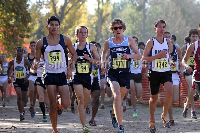 2011CIFXC-D1B-047.JPG - 2011 California CIF Cross Country Championships, Woodward Park, Fresno, California, November 27.