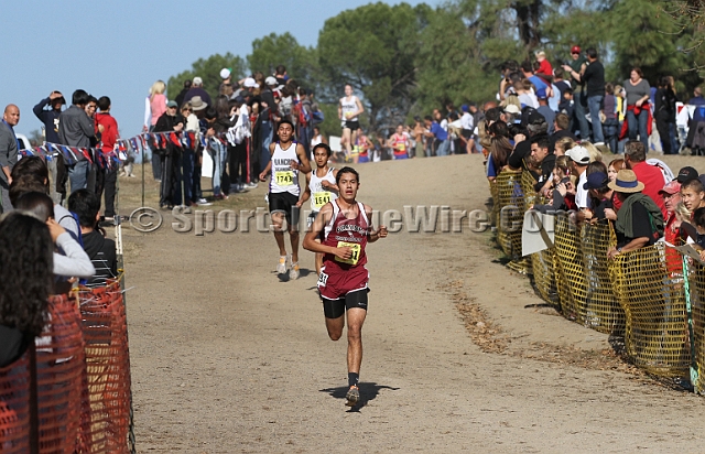 2011CIFXC-D1B-088.JPG - 2011 California CIF Cross Country Championships, Woodward Park, Fresno, California, November 27.