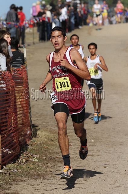 2011CIFXC-D1B-092.JPG - 2011 California CIF Cross Country Championships, Woodward Park, Fresno, California, November 27.