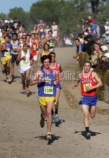 2011CIFXC-D1B-104.JPG - 2011 California CIF Cross Country Championships, Woodward Park, Fresno, California, November 27.