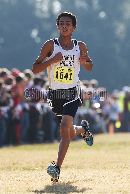 2011CIFXC-D1B-149.JPG - 2011 California CIF Cross Country Championships, Woodward Park, Fresno, California, November 27.