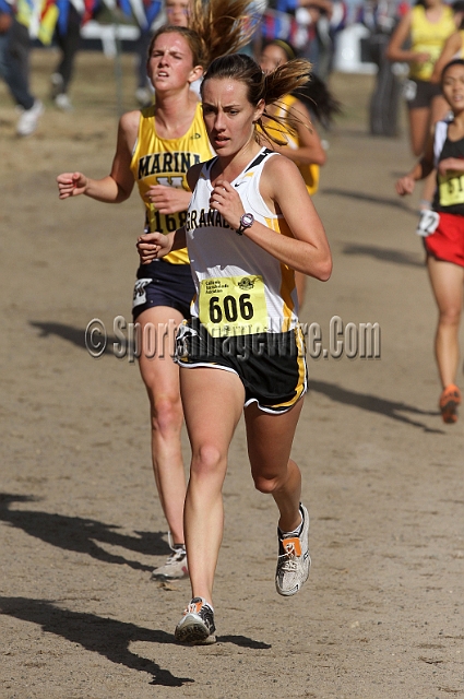 2011CIFXC-D1G-109.JPG - 2011 California CIF Cross Country Championships, Woodward Park, Fresno, California, November 27.