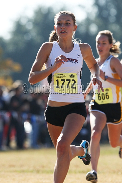2011CIFXC-D1G-195.JPG - 2011 California CIF Cross Country Championships, Woodward Park, Fresno, California, November 27.
