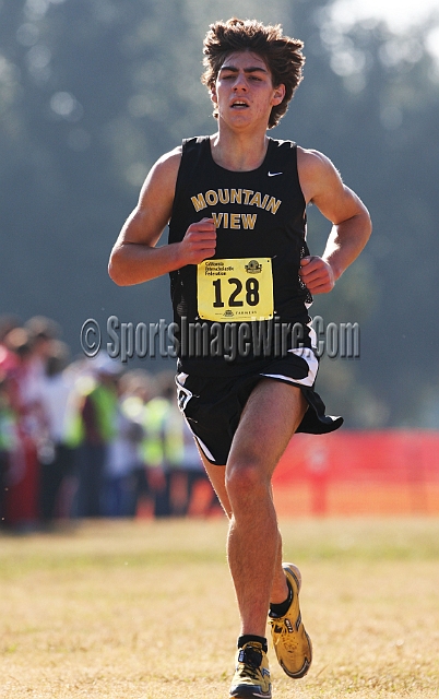 2011CIFXC-D2B-140.JPG - 2011 California CIF Cross Country Championships, Woodward Park, Fresno, California, November 27.