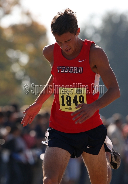 2011CIFXC-D2B-147.JPG - 2011 California CIF Cross Country Championships, Woodward Park, Fresno, California, November 27.