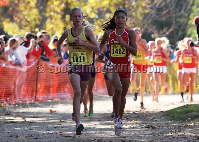 2011CIFXC-D2G-036.JPG - 2011 California CIF Cross Country Championships, Woodward Park, Fresno, California, November 27.