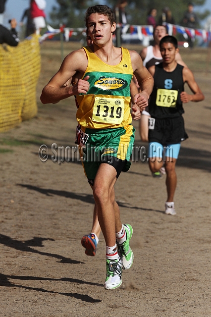 2011CIFXC-D4B-087.JPG - 2011 California CIF Cross Country Championships, Woodward Park, Fresno, California, November 27.