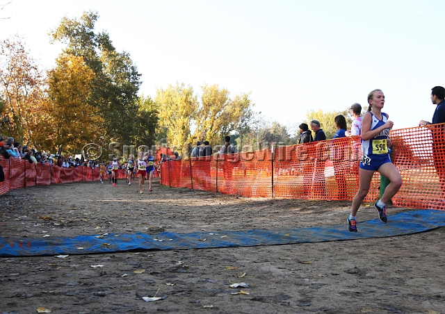 2011CIFXC-D5G-041.JPG - 2011 California CIF Cross Country Championships, Woodward Park, Fresno, California, November 27.
