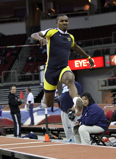 2011CalHSIndoor-414.JPG - 2011 California High School Indoor Invitational track and field meet, February 26, 2011 at the Save Mart Center, Fresno, CA.