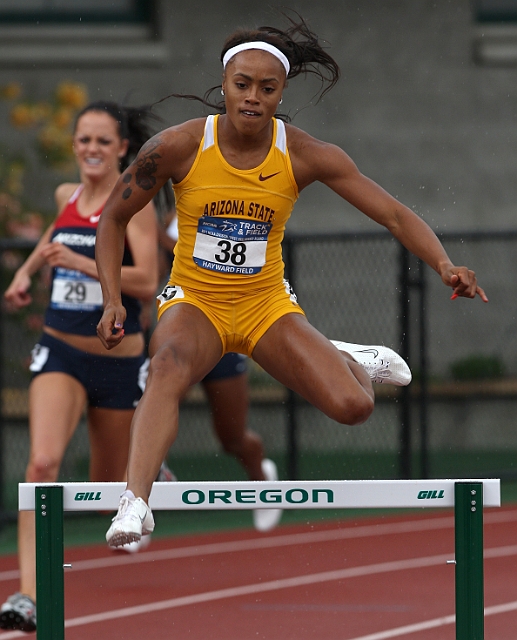 2011NCAAWestThur-035.JPG - 2011 NCAA West Preliminary Track and Field, May 26-28, Hayward Field, Eugene, OR.