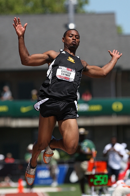 2011USATFSat-013.JPG - 2011 USA Track and Field Championships, June 23-26, Hayward Field, Eugene, OR.