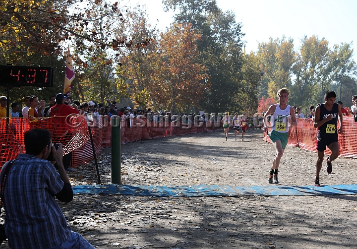 12CIFXCBD4-032.JPG - 2012 California CIF Cross Country Championships, Woodward Park, Fresno, California, November 24.