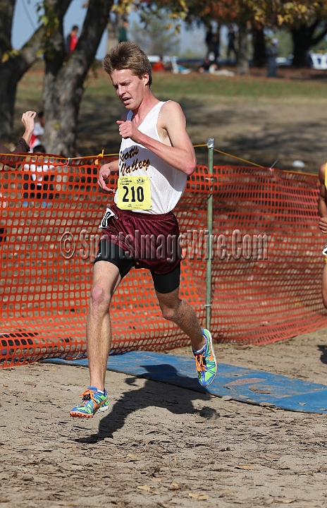 12CIFXCBD4-120.JPG - 2012 California CIF Cross Country Championships, Woodward Park, Fresno, California, November 24.