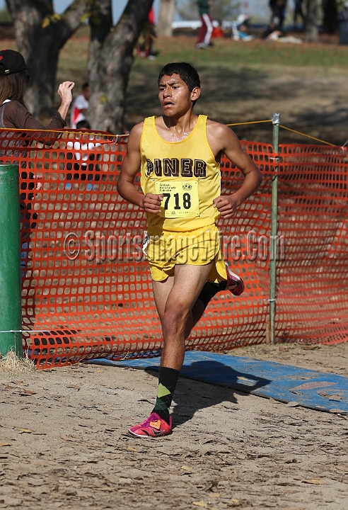 12CIFXCBD4-122.JPG - 2012 California CIF Cross Country Championships, Woodward Park, Fresno, California, November 24.
