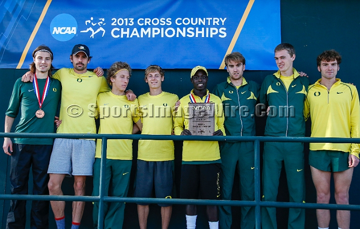 2013-NCAAXCWestSU-172.JPG - Nov 15, 2013; Sacramento, CA, USA; The NCAA D1 West Cross Country Regional at the Haggin Oaks Golf Course.