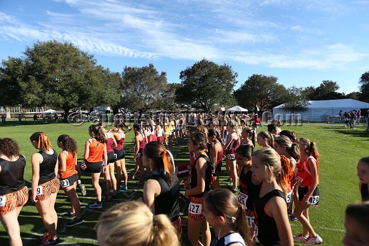 2013SIXCHS-037.JPG - 2013 Stanford Cross Country Invitational, September 28, Stanford Golf Course, Stanford, California.