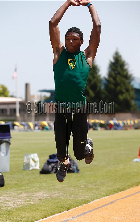 2014NCSMOCfri-106.JPG - 2014 North Coast Section Meet of Champions, May 30-31, Edwards Stadium, Berkeley, CA.