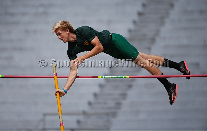 2014NCSMOCfri-193.JPG - 2014 North Coast Section Meet of Champions, May 30-31, Edwards Stadium, Berkeley, CA.