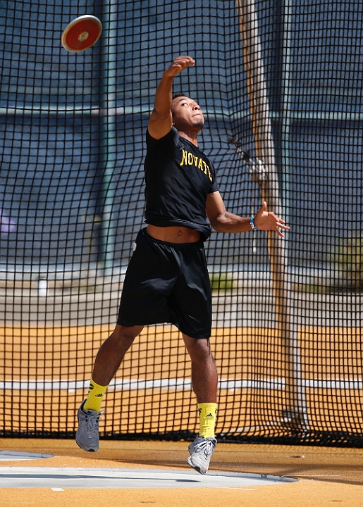 2014NCSMOCsat-019.JPG - 2014 North Coast Section Meet of Champions, May 30-31, Edwards Stadium, Berkeley, CA.