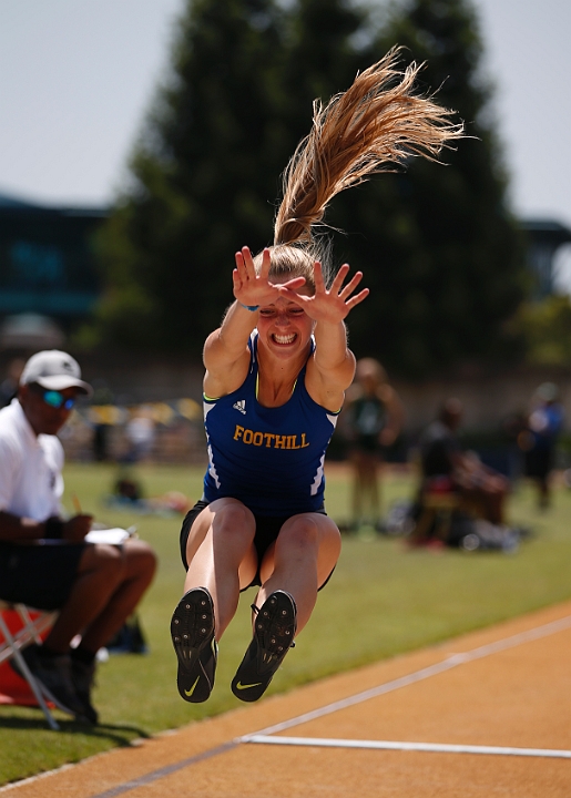 2014NCSMOCsat-069.JPG - 2014 North Coast Section Meet of Champions, May 30-31, Edwards Stadium, Berkeley, CA.