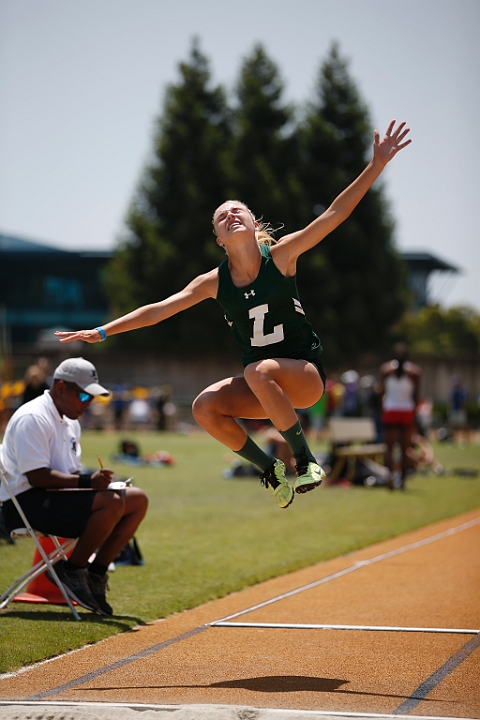2014NCSMOCsat-072.JPG - 2014 North Coast Section Meet of Champions, May 30-31, Edwards Stadium, Berkeley, CA.