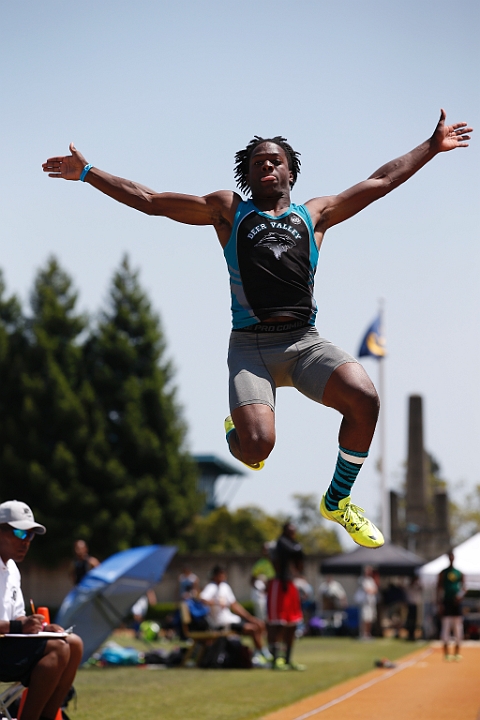 2014NCSMOCsat-155.JPG - 2014 North Coast Section Meet of Champions, May 30-31, Edwards Stadium, Berkeley, CA.