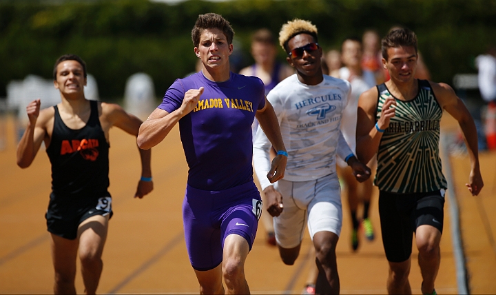 2014NCSMOCsat-176.JPG - 2014 North Coast Section Meet of Champions, May 30-31, Edwards Stadium, Berkeley, CA.