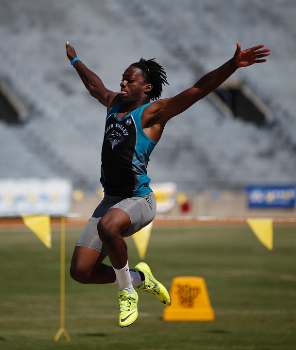 2014NCSMOCsat-198.JPG - 2014 North Coast Section Meet of Champions, May 30-31, Edwards Stadium, Berkeley, CA.
