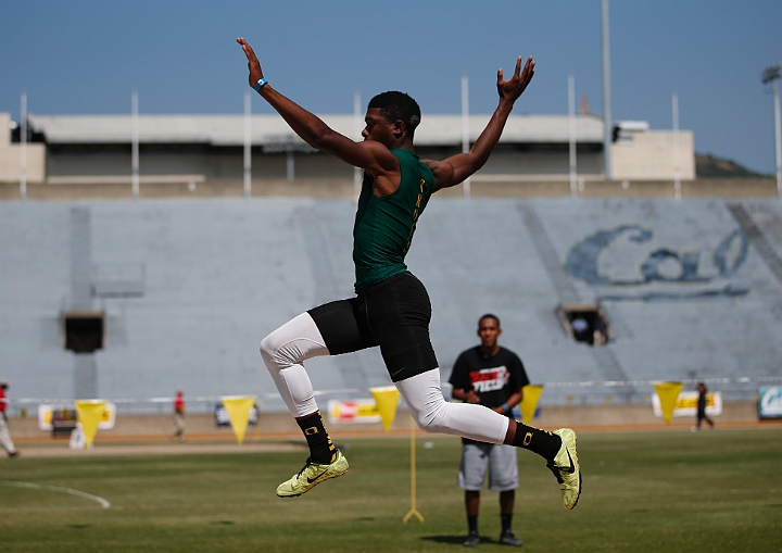 2014NCSMOCsat-200.JPG - 2014 North Coast Section Meet of Champions, May 30-31, Edwards Stadium, Berkeley, CA.