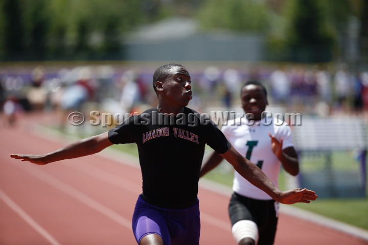 2014NCSTriValley-115.JPG - 2014 North Coast Section Tri-Valley Championships, May 24, Amador Valley High School.