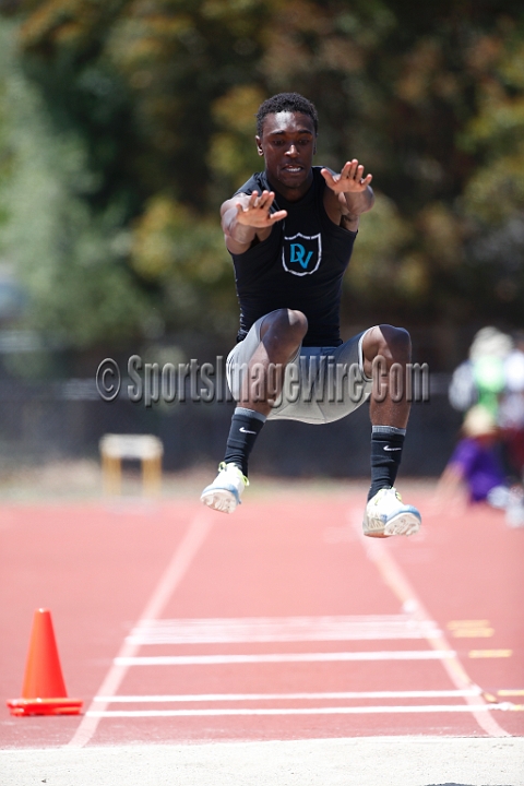 2014NCSTriValley-166.JPG - 2014 North Coast Section Tri-Valley Championships, May 24, Amador Valley High School.