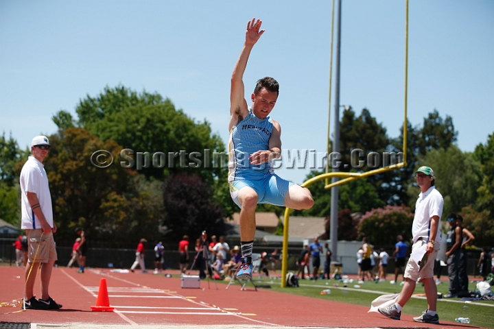 2014NCSTriValley-203.JPG - 2014 North Coast Section Tri-Valley Championships, May 24, Amador Valley High School.