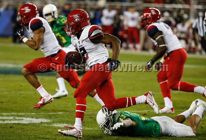 2014P12FB-018.JPG - Dec 5, 2014; Santa Clara, CA, USA; Arizona Wildcats against the Oregon Ducks before the Pac-12 Championship game at Levi's Stadium. Dec 5, 2014; Santa Clara, CA, USA; Oregon Ducks against the Arizona Wildcats before the Pac-12 Championship game at Levi's Stadium. 