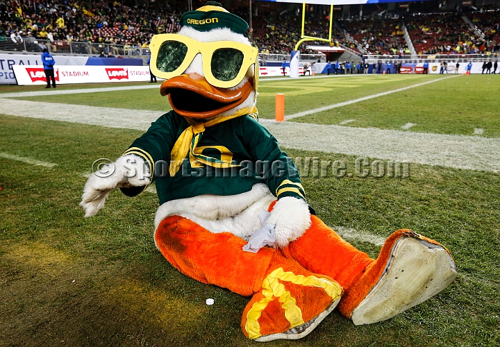 2014P12FB-040.JPG - Dec 5, 2014; Santa Clara, CA, USA; Arizona Wildcats against the Oregon Ducks before the Pac-12 Championship game at Levi's Stadium. Dec 5, 2014; Santa Clara, CA, USA; Oregon Ducks against the Arizona Wildcats before the Pac-12 Championship game at Levi's Stadium. 