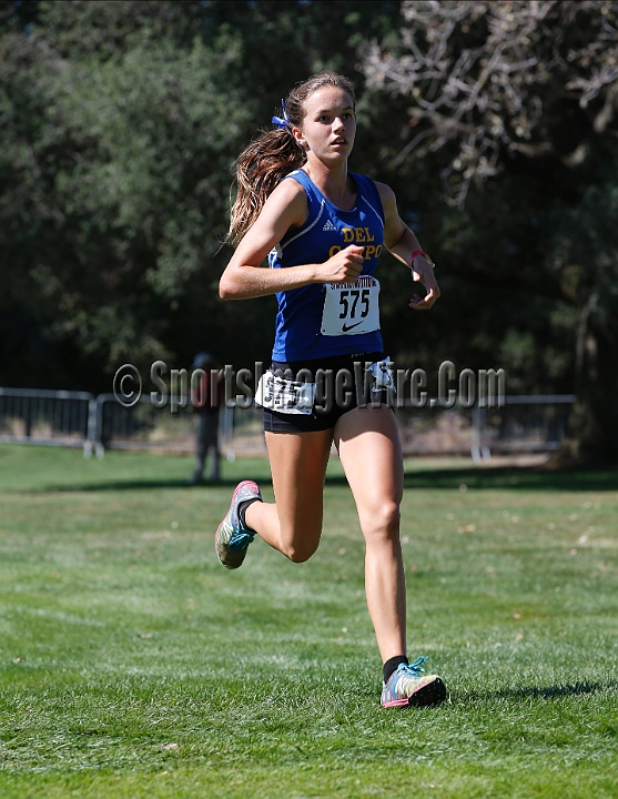 2014StanfordD2Girls-053.JPG - D2 girls race at the Stanford Invitational, September 27, Stanford Golf Course, Stanford, California.