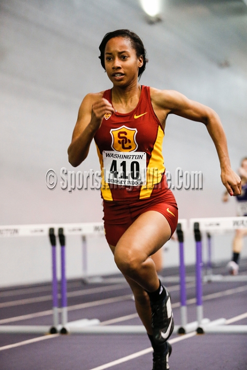 2014UWIndoorPreview-003.JPG - Jan 18, 2014; Seattle, WA, USA; in the UW Indoor preview meet at the Dempsey Indoor Track.