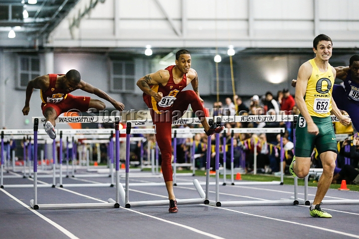 2014UWIndoorPreview-016.JPG - Jan 18, 2014; Seattle, WA, USA; in the UW Indoor preview meet at the Dempsey Indoor Track.