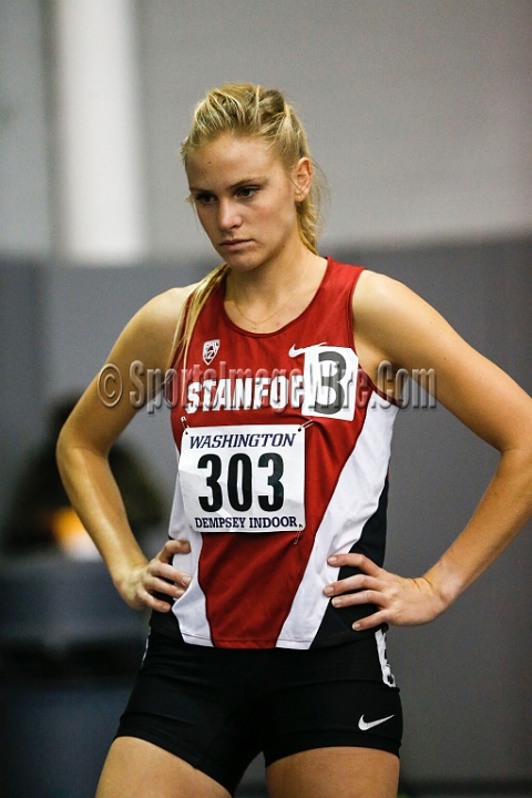 2014UWIndoorPreview-018.JPG - Jan 18, 2014; Seattle, WA, USA; in the UW Indoor preview meet at the Dempsey Indoor Track.