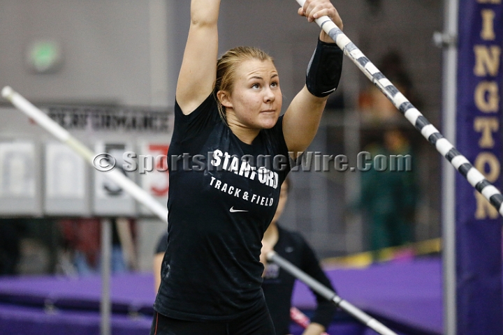 2014UWIndoorPreview-058.JPG - Jan 18, 2014; Seattle, WA, USA; in the UW Indoor preview meet at the Dempsey Indoor Track.