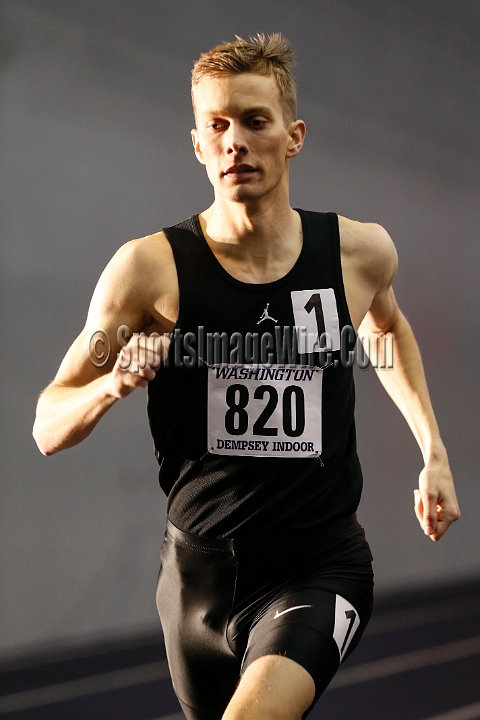 2014UWIndoorPreview-086.JPG - Jan 18, 2014; Seattle, WA, USA; in the UW Indoor preview meet at the Dempsey Indoor Track.