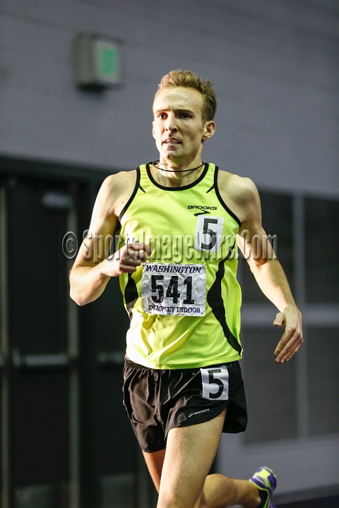 2014UWIndoorPreview-087.JPG - Jan 18, 2014; Seattle, WA, USA; in the UW Indoor preview meet at the Dempsey Indoor Track.