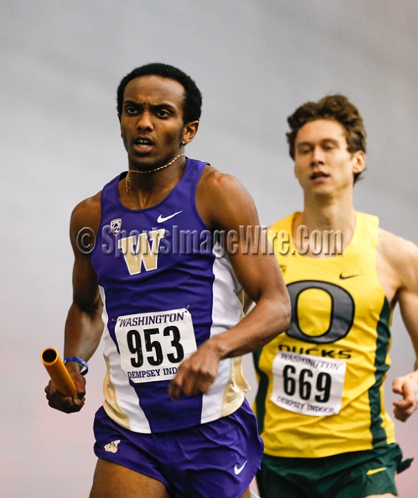 2014UWIndoorPreview-100.JPG - Jan 18, 2014; Seattle, WA, USA; in the UW Indoor preview meet at the Dempsey Indoor Track.
