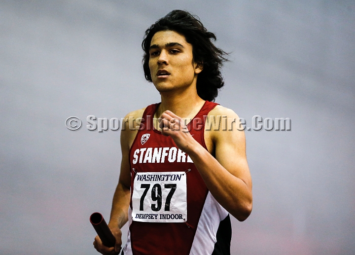 2014UWIndoorPreview-101.JPG - Jan 18, 2014; Seattle, WA, USA; in the UW Indoor preview meet at the Dempsey Indoor Track.