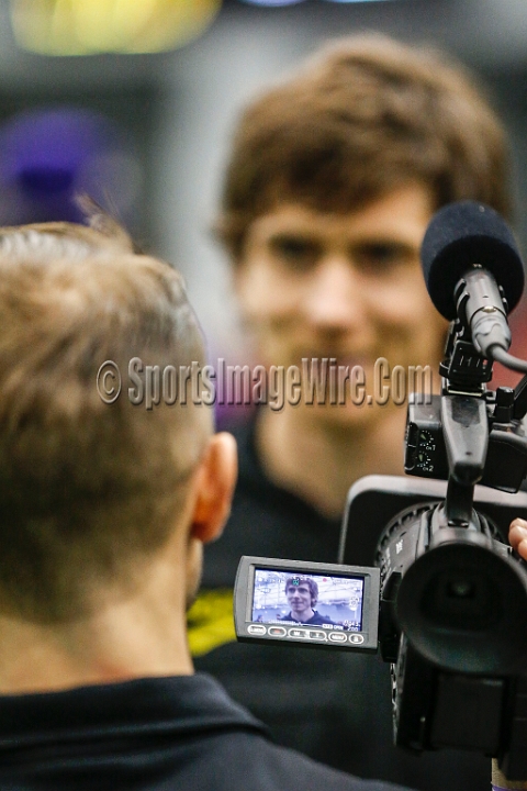 2014UWIndoorPreview-114.JPG - Jan 18, 2014; Seattle, WA, USA; in the UW Indoor preview meet at the Dempsey Indoor Track.