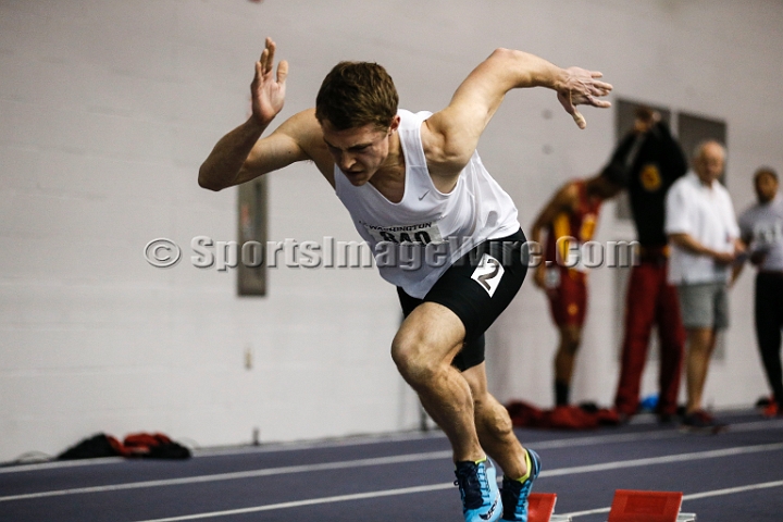 2014UWIndoorPreview-115.JPG - Jan 18, 2014; Seattle, WA, USA; in the UW Indoor preview meet at the Dempsey Indoor Track.
