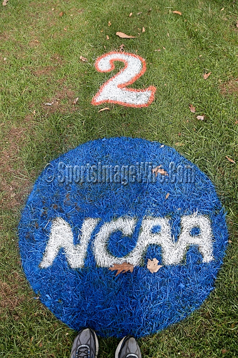 2015NCAAXC-0096.JPG - 2015 NCAA D1 Cross Country Championships, November 21, 2015, held at E.P. "Tom" Sawyer State Park in Louisville, KY.