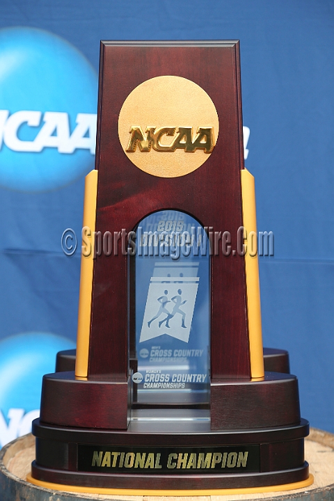 2015NCAAXC-0099.JPG - 2015 NCAA D1 Cross Country Championships, November 21, 2015, held at E.P. "Tom" Sawyer State Park in Louisville, KY.