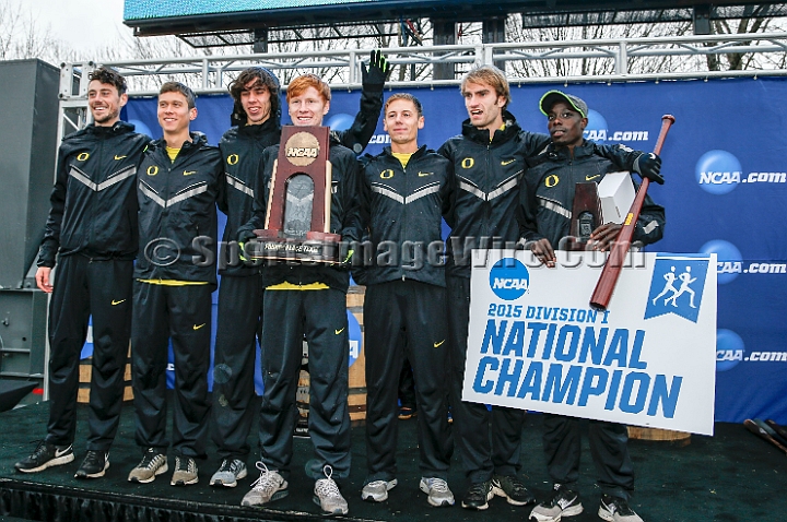 2015NCAAXC-0142.JPG - 2015 NCAA D1 Cross Country Championships, November 21, 2015, held at E.P. "Tom" Sawyer State Park in Louisville, KY.